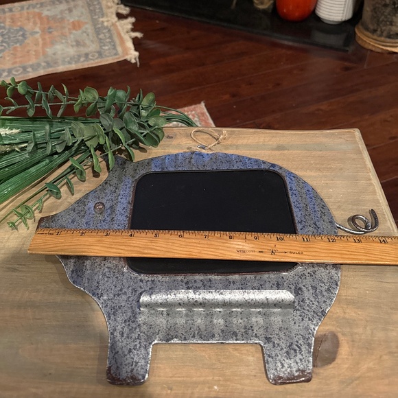 Farmhouse Metal Pig CHALKBOARD hanging wall decor. Chalk tray. Twine hanger. - Picture 3 of 3